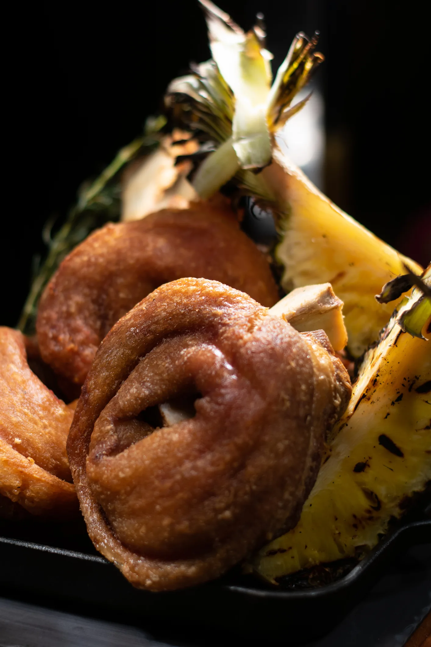 “หมูกรอบคั่วพริกเกลือ” เนื้อนุ่มหนังฟูกรอบ