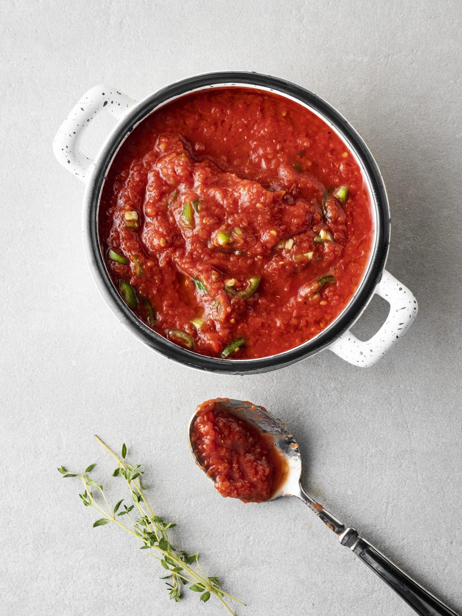 Non solo all’insalata, alla piastra e con la pasta, i pomodori sono buonissimi anche così