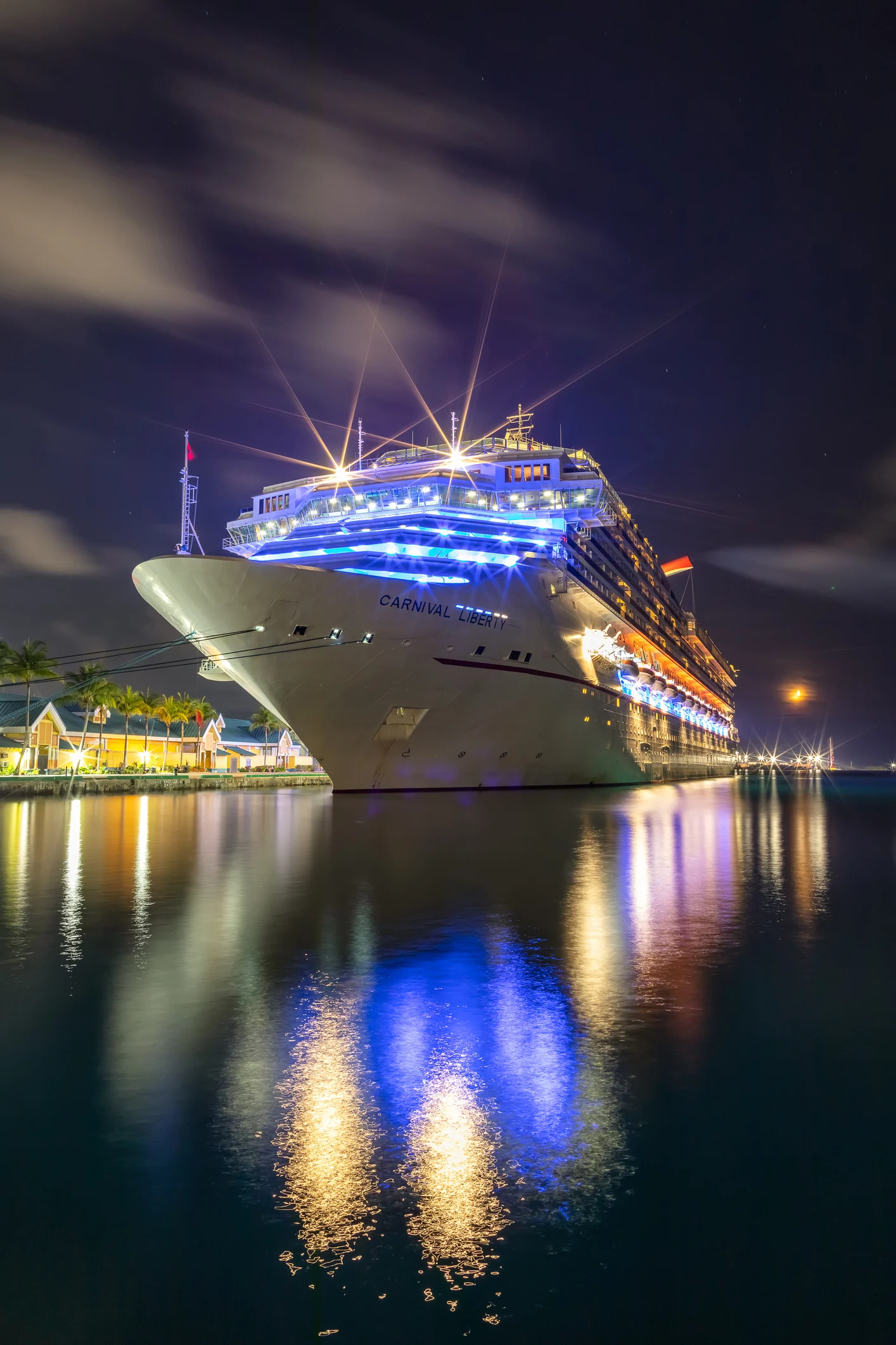 Luxury Cruise Ship Runs Aground While Leaving Caribbean Port