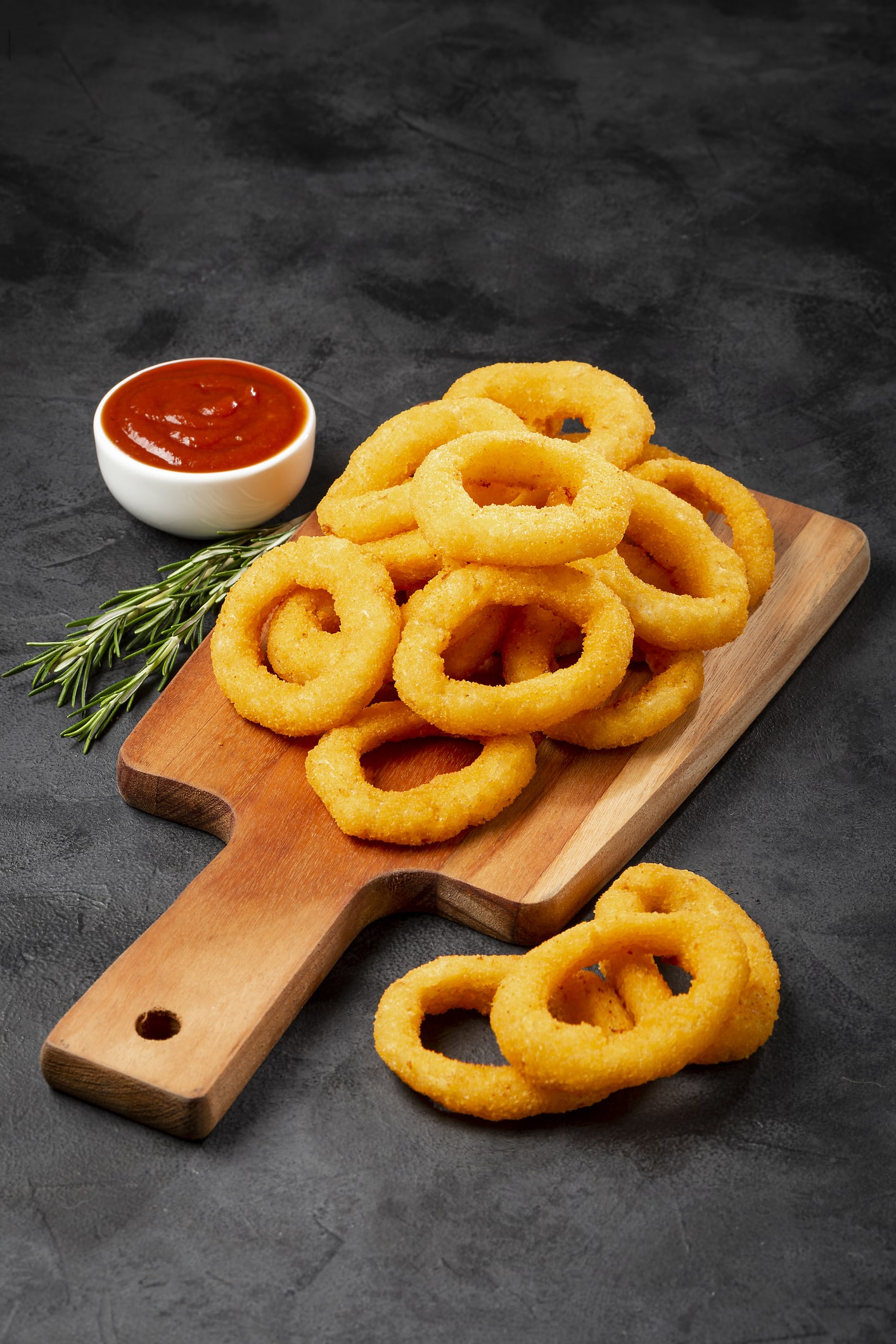Aros de cebolla crujientes con queso, la versión más saludable de esta receta