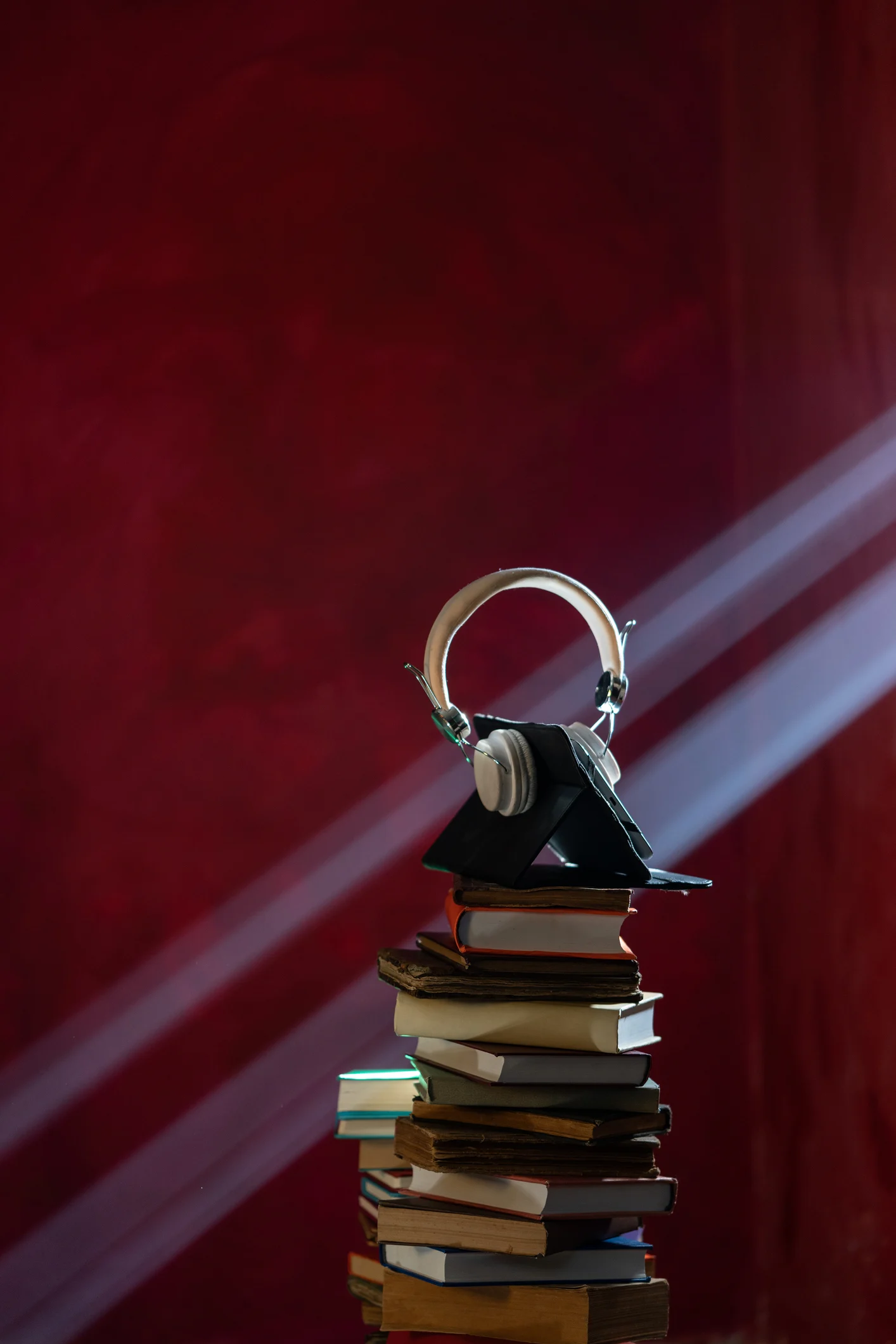 L’amore degli italiani per l’audiolibro: “Il mercato cresce grazie a classici, novità e Harry Potter”
