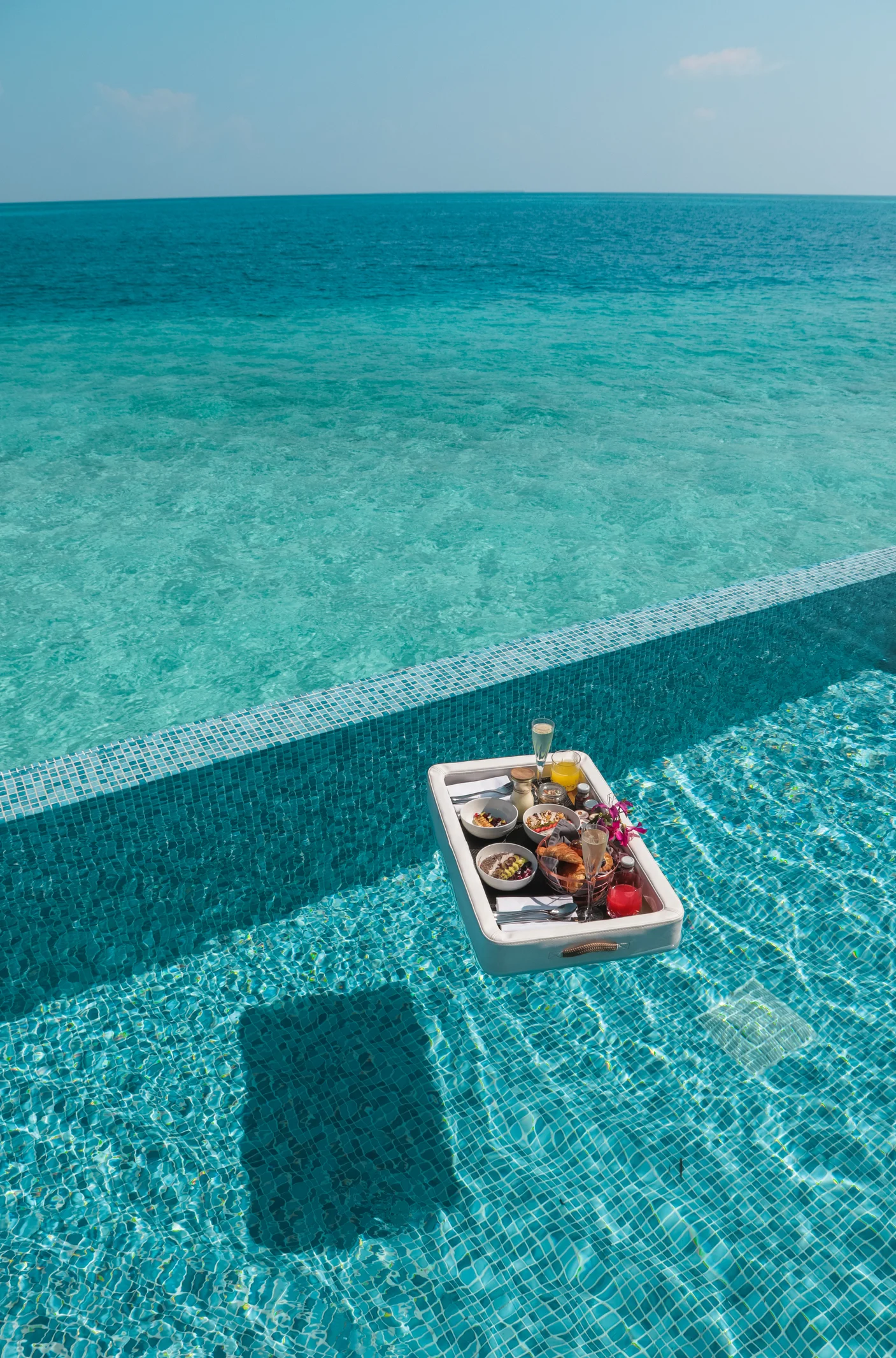 7 of the most incredible infinity pools around the world