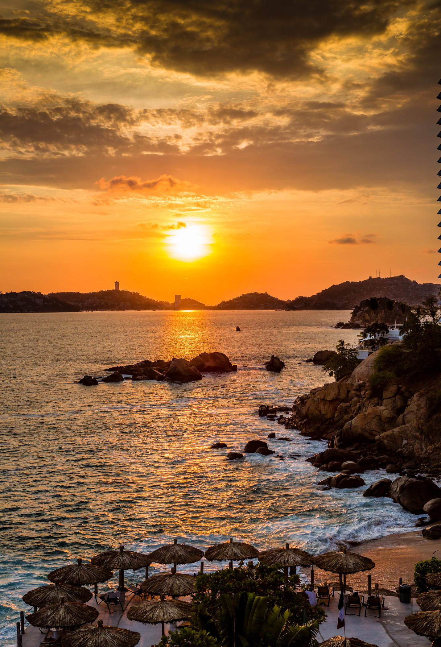Disfruta del Malecón de Acapulco ¿Qué puedes hacer en el imperdible sitio?